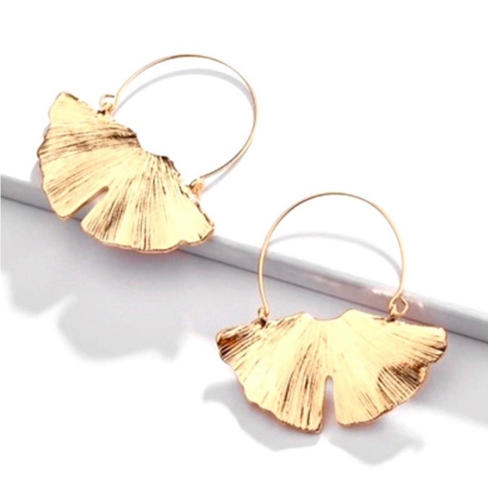 🍋Anthro Gold Ginkgo Leaf Earrings